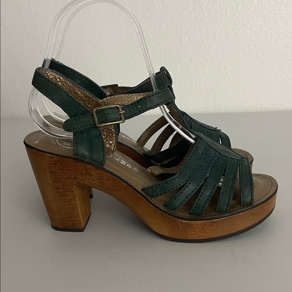 Jeffrey Campbell Crown Green Leather T Strap Wooden Heels Platform Clog Sandal 7 - Picture 2 of 9